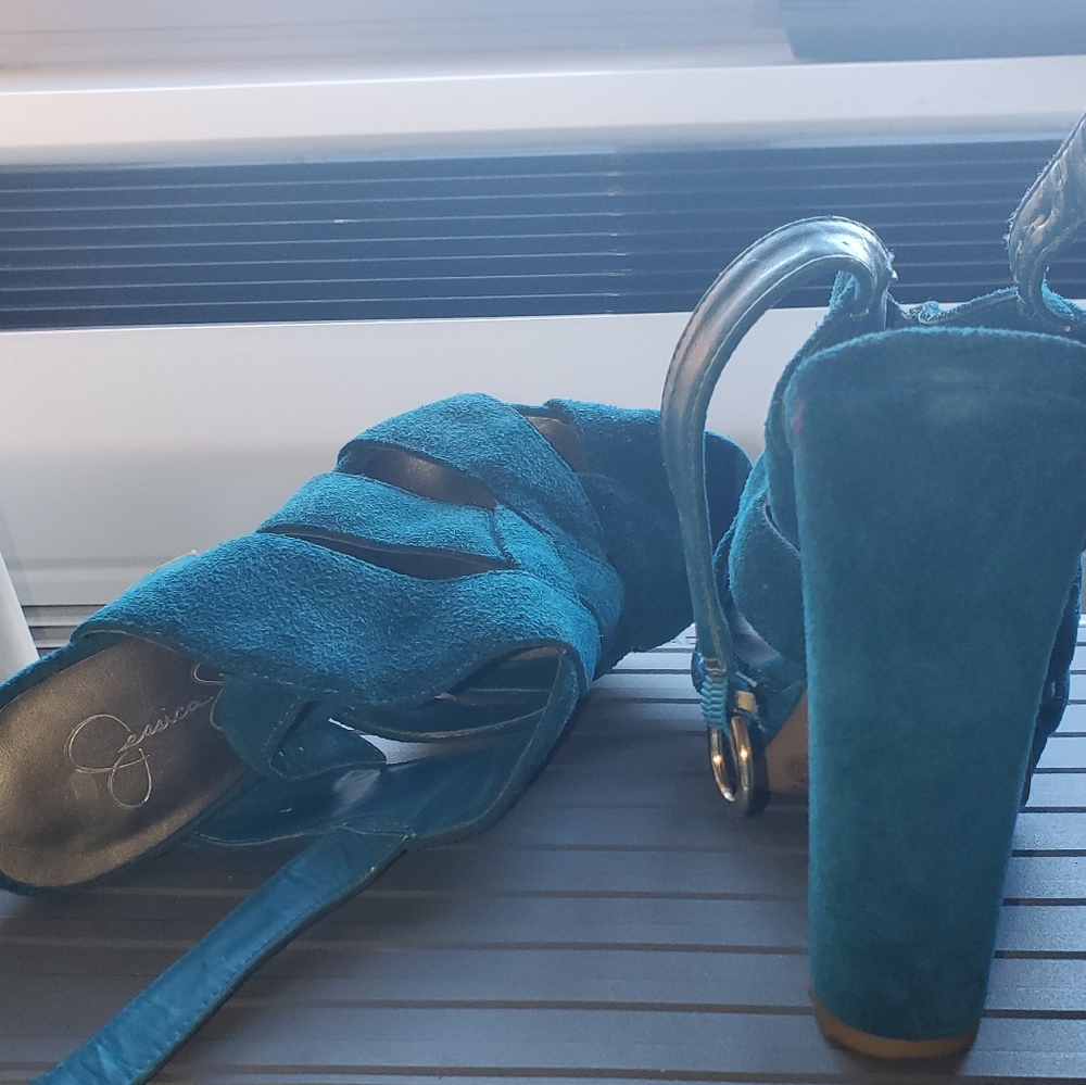 Shoes - Picture 2 of 4
